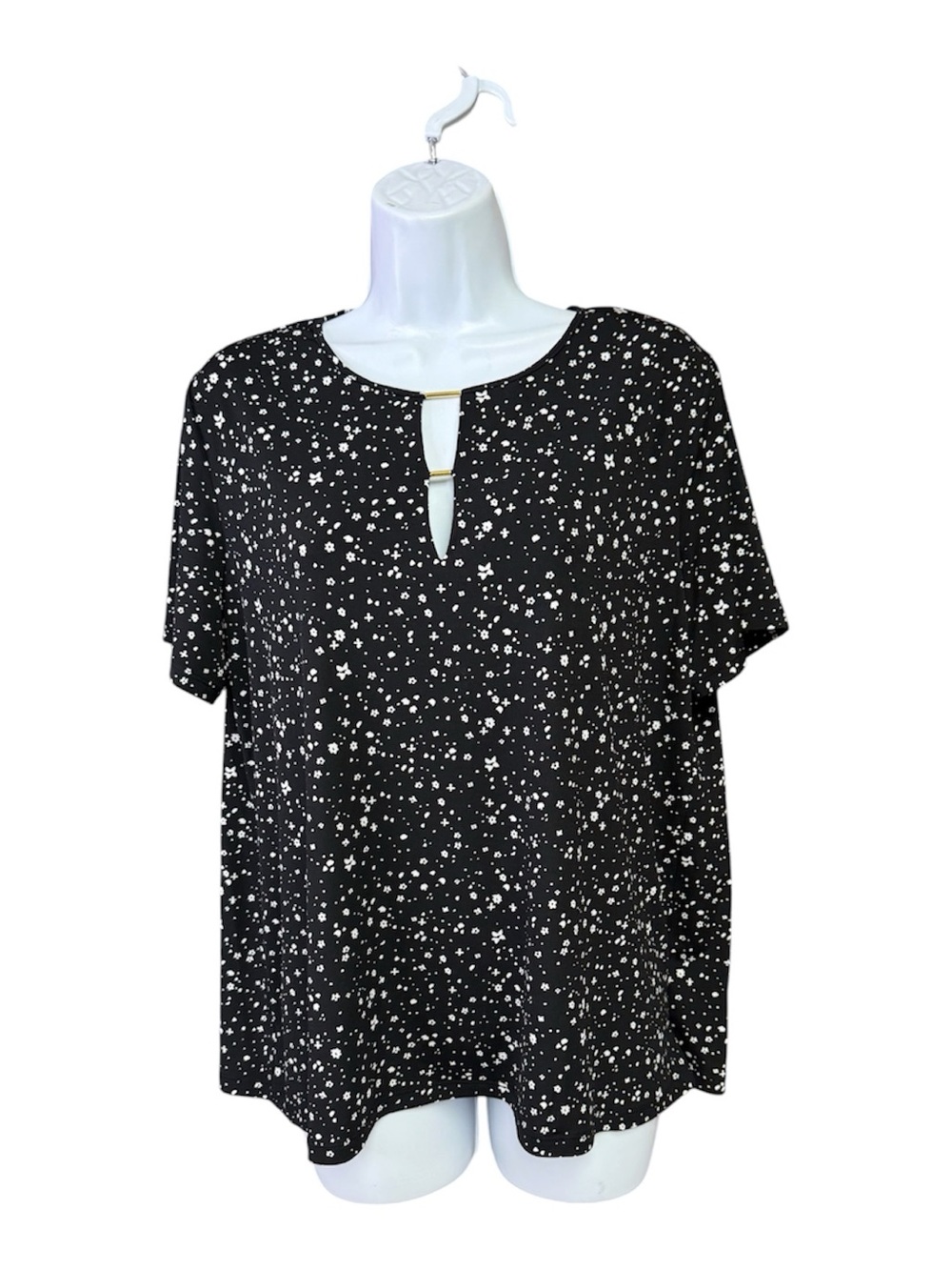 Michael Kors Black Star-Print Short Sleeve Top with Gold Bar Keyhole size medium